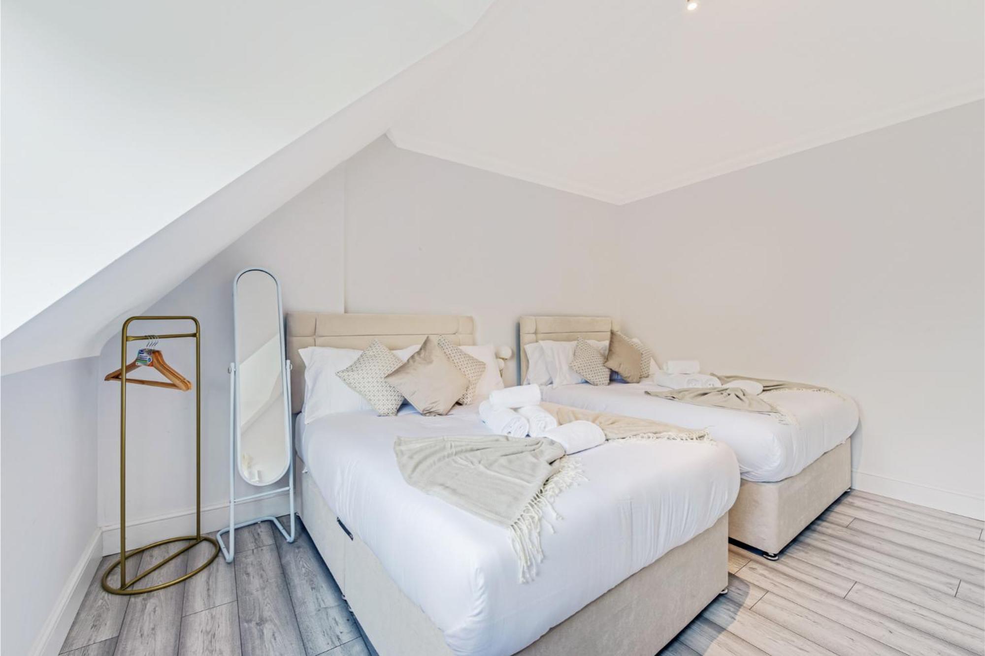 Sweet And Lovely 2Br With Free Parking London Exteriör bild