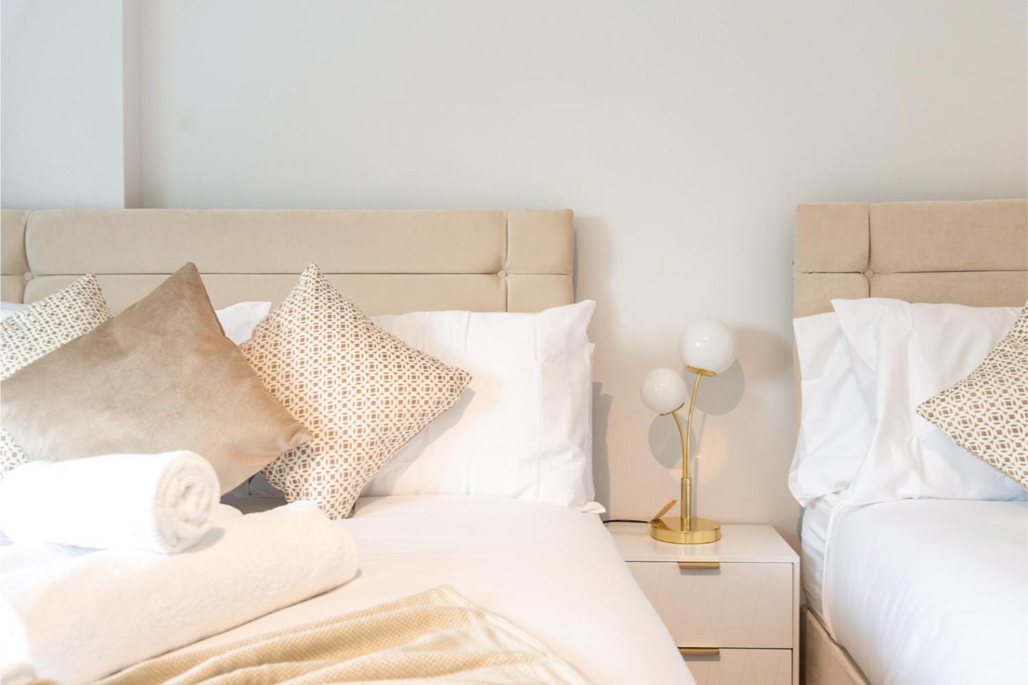 Sweet And Lovely 2Br With Free Parking London Exteriör bild