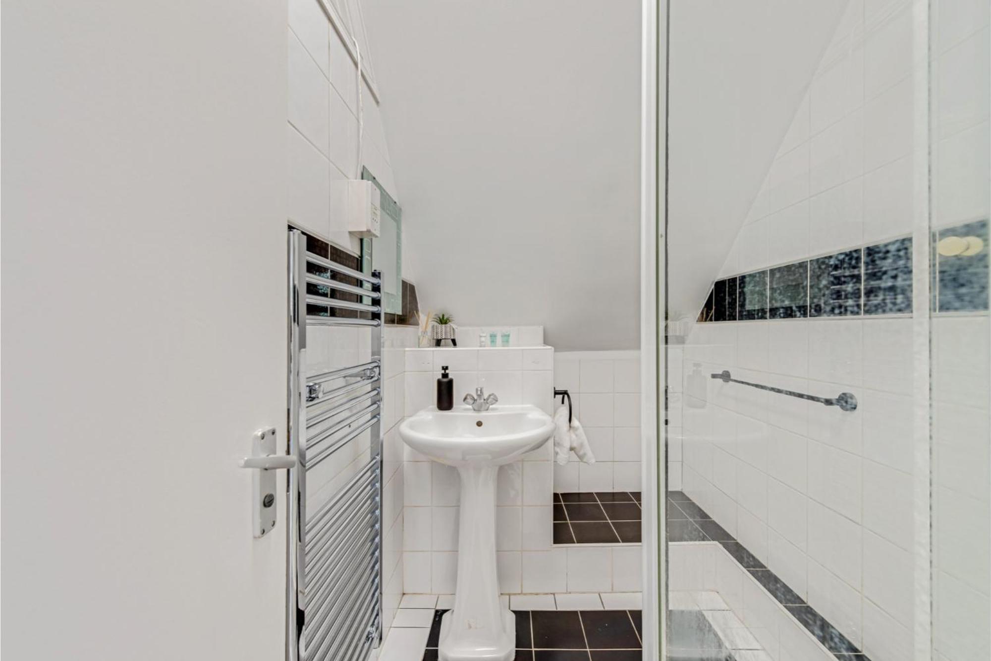 Sweet And Lovely 2Br With Free Parking London Exteriör bild